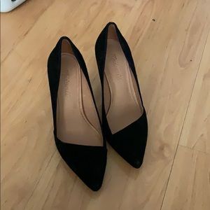 Suede heels pumps